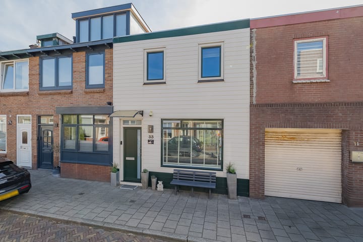 De Lumeystraat 33 in IJmuiden foto