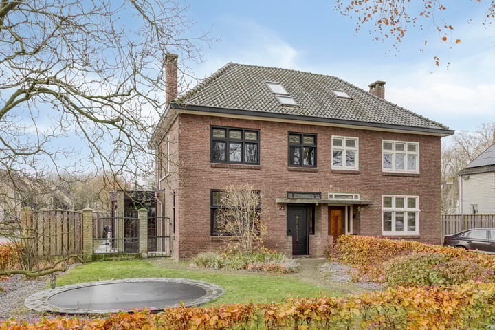 De Neerheide 29 in Waalre