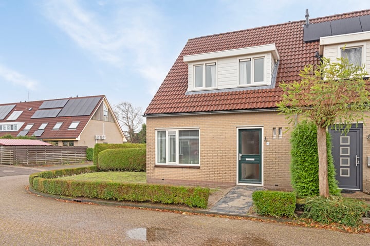 De Pikstiennen 10 in Houtigehage foto
