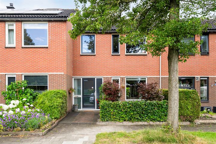 De Plataan 6 in Burgum foto