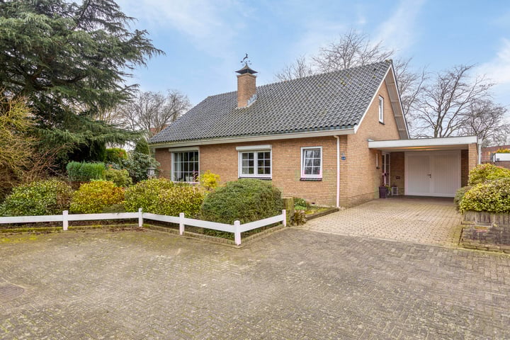 de Plataan 64 in Didam foto