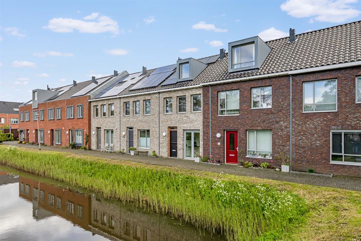 De Prunus 49 in Leeuwarden foto