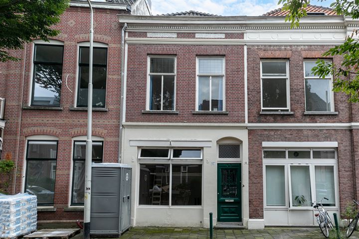 de Roy van Zuidewijnlaan 12 in Breda foto