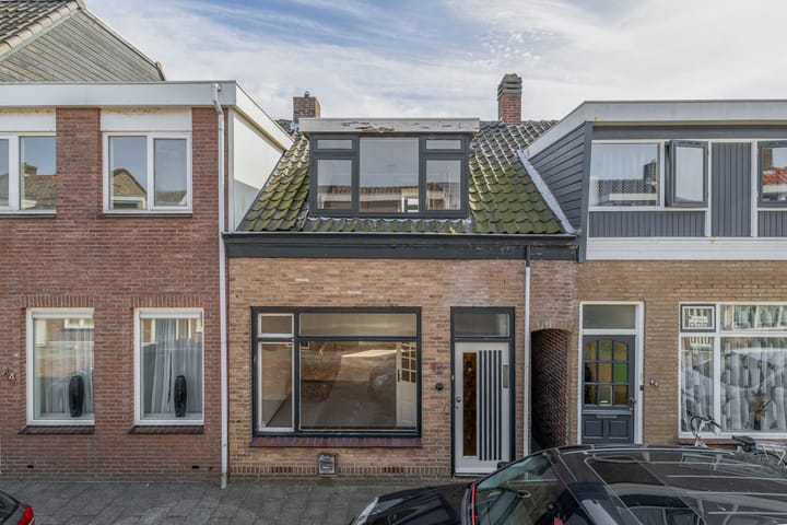 De Ruijterstraat 42 in Den Helder foto