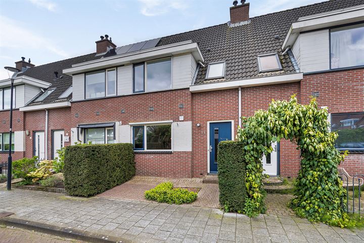 De Ruyterstraat 14 in Bunschoten-Spakenburg foto