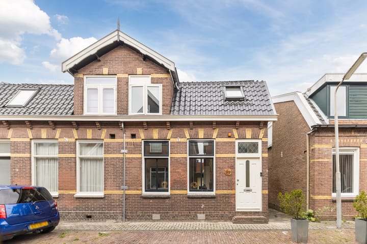 De Ruyterstraat 22 in Koog aan de Zaan foto
