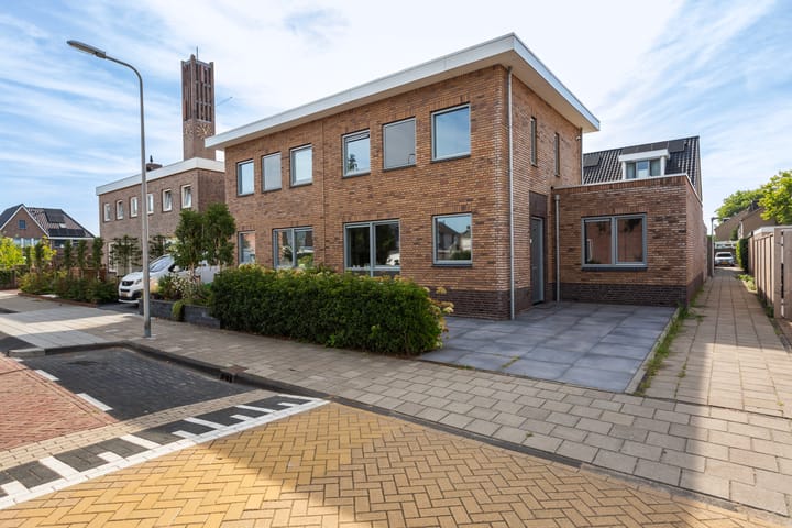 De Ruyterstraat 27 in Maasdijk foto