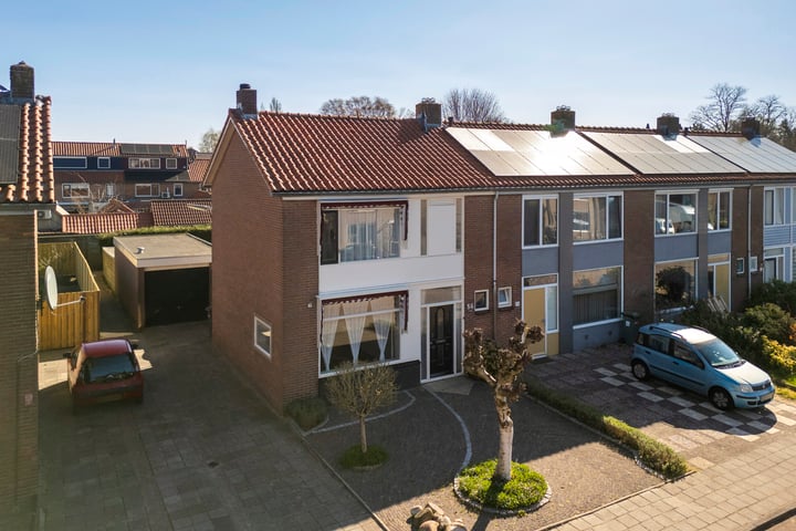 De Ruyterstraat 56 in Nijkerk foto