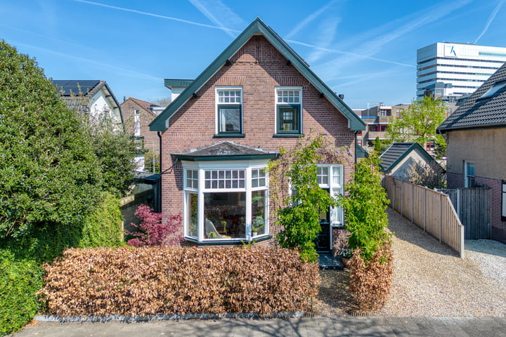 De Ruyterstraat 84 in Apeldoorn foto