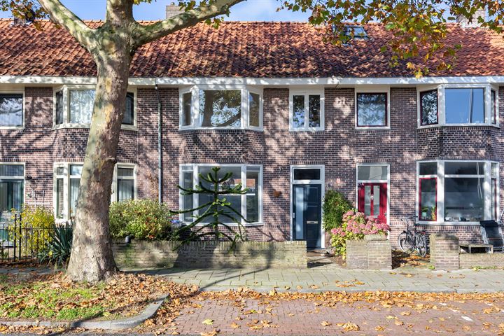 de Ruyterweg 19 in Leeuwarden foto
