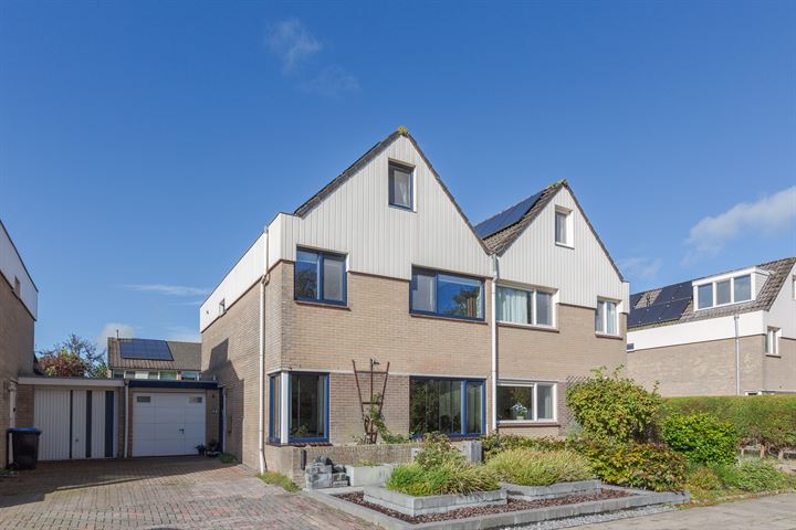De Sânhorst 6 in IJlst foto