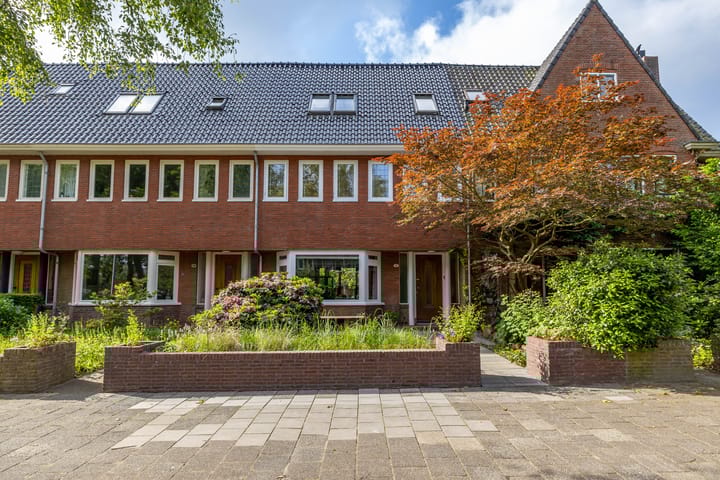 De Savornin Lohmanlaan 37 in Groningen foto