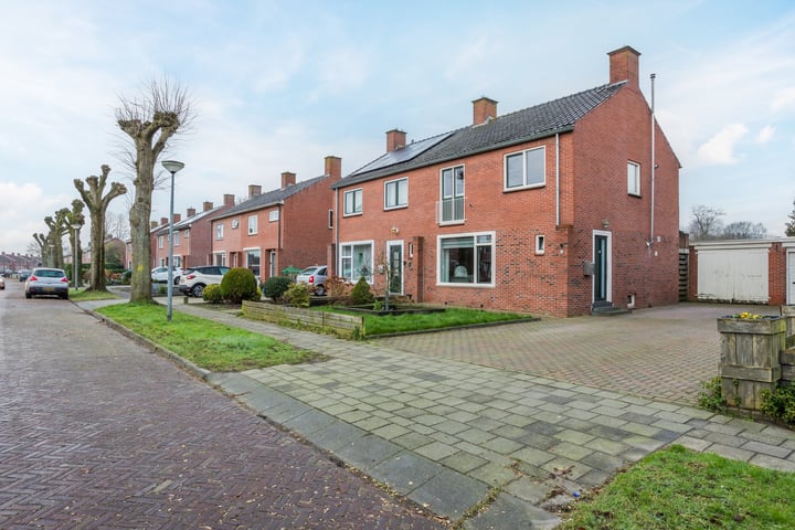 de Savornin Lohmanlaan 63 in Oude Pekela foto