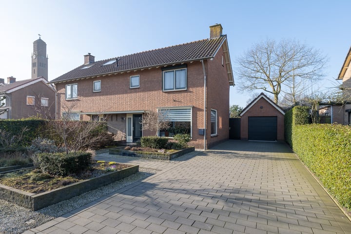 De Savornin Lohmanlaan 7 in Barneveld foto