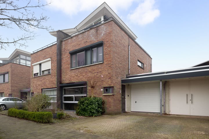 De Schoolmeesterstraat 20 in Vlijmen foto
