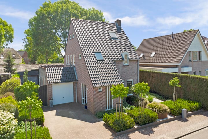 de Uilenburg 38 in Ewijk foto