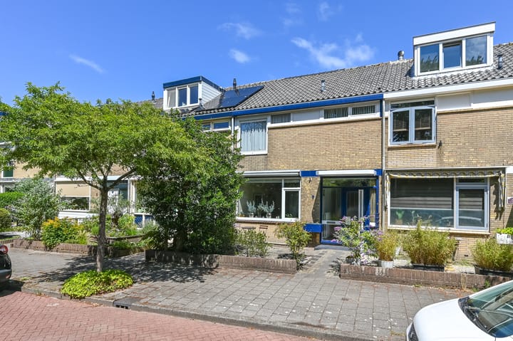 De Uitkijklaan 9 in IJmuiden foto