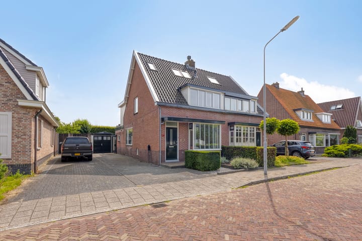 de Visserstraat 1A in Heemskerk foto
