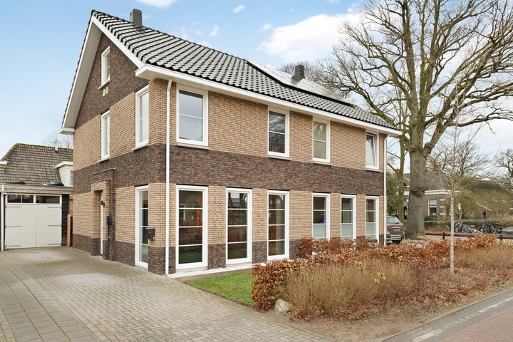 De Waag 4 in Veeningen foto