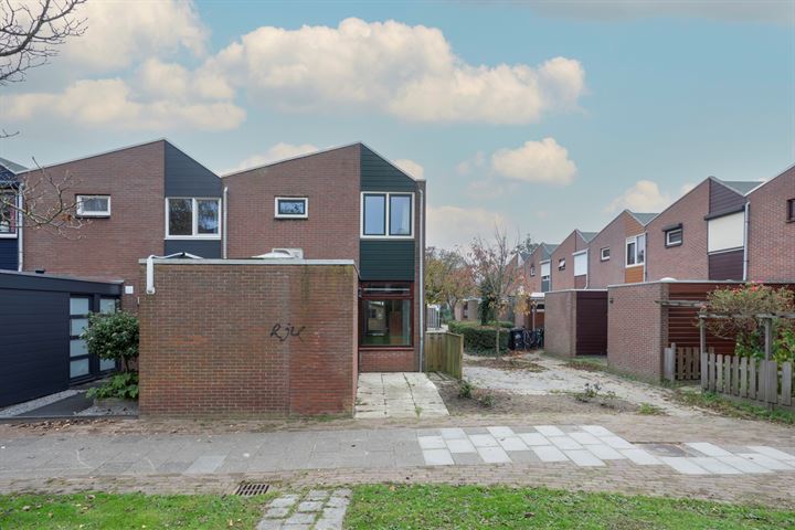 de Wijngaard 7 in Rozenburg foto