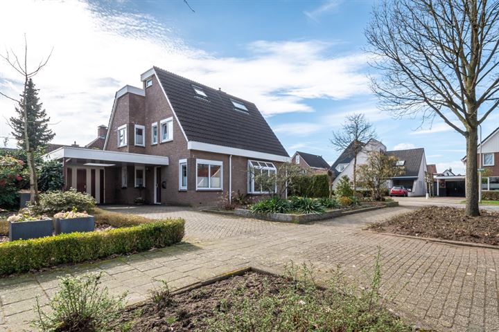 de Wulp 7 in Denekamp foto