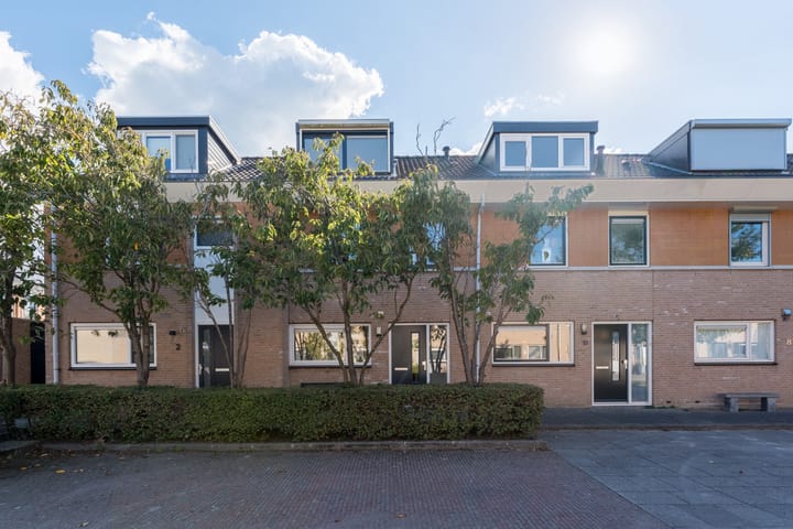 Debussyhof 4 in Voorhout foto