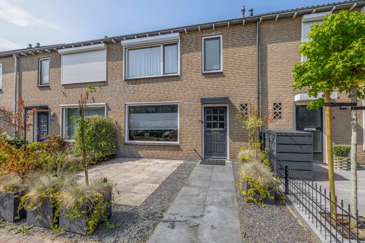 Debussystraat 10 in Waalwijk