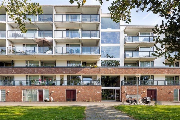 Dedemsvaartweg 562 in 's-Gravenhage foto