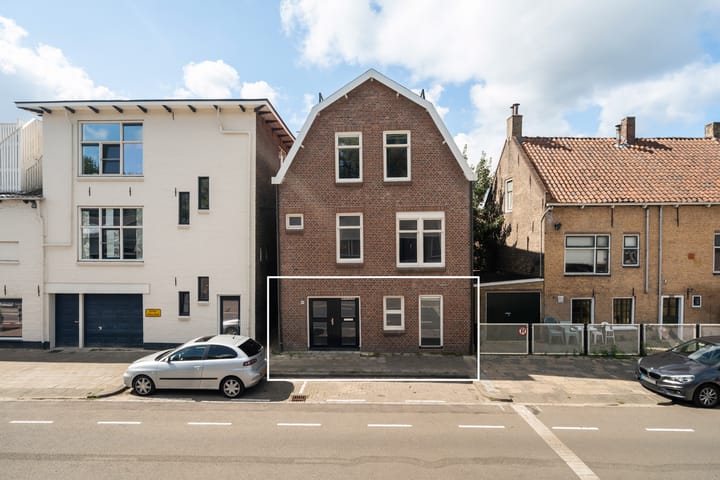 Deijffelbroekselaan 50 in Pernis Rotterdam foto