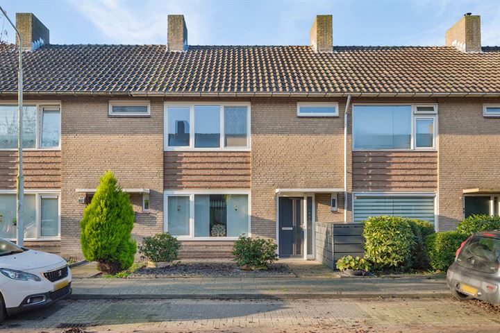 Deken B.J. van Miertstraat 12 in Best foto