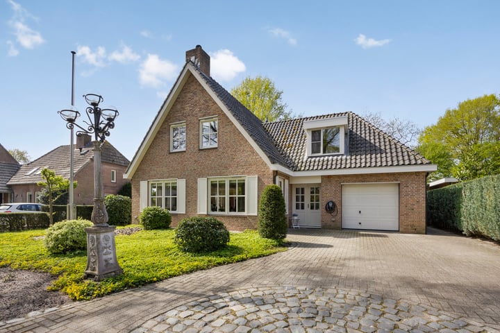Deken van der Cammenweg 38a in Heesch foto