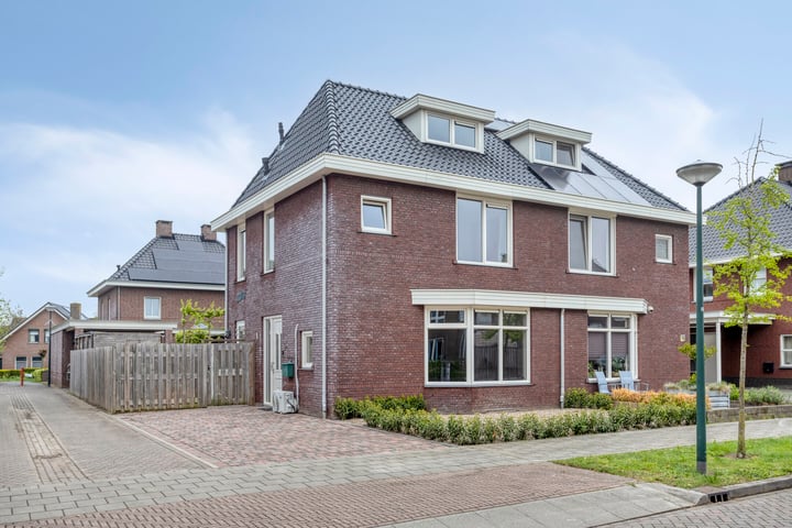 Den Oven 37 in Geffen foto