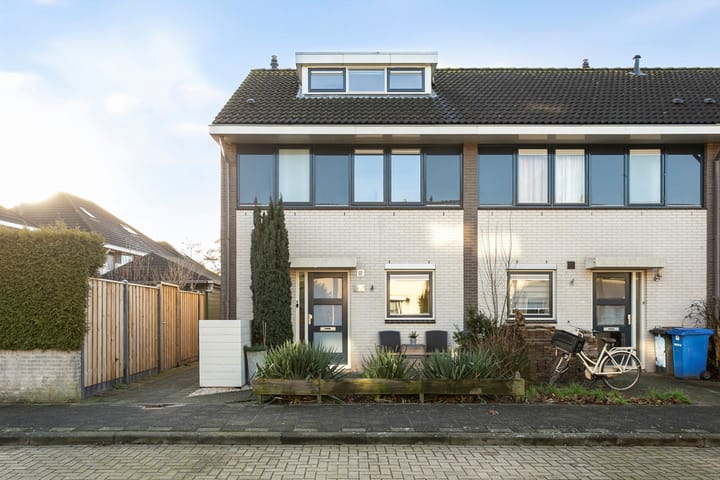 Den Uylstraat 1 in Zwolle foto