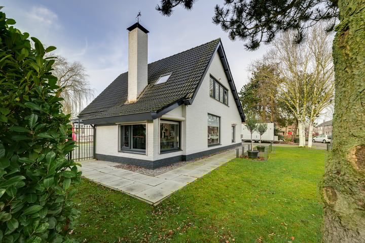 Dennenlaan 1 in Fijnaart foto