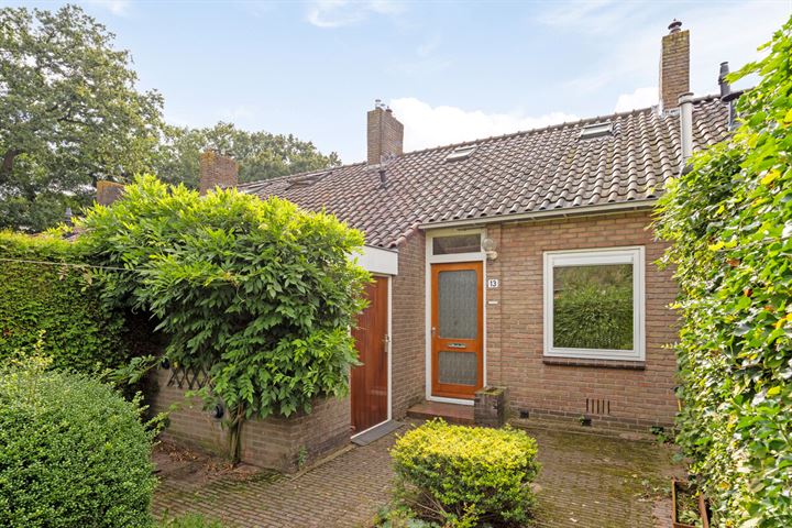 Dennenlaan 13 in Zwolle foto