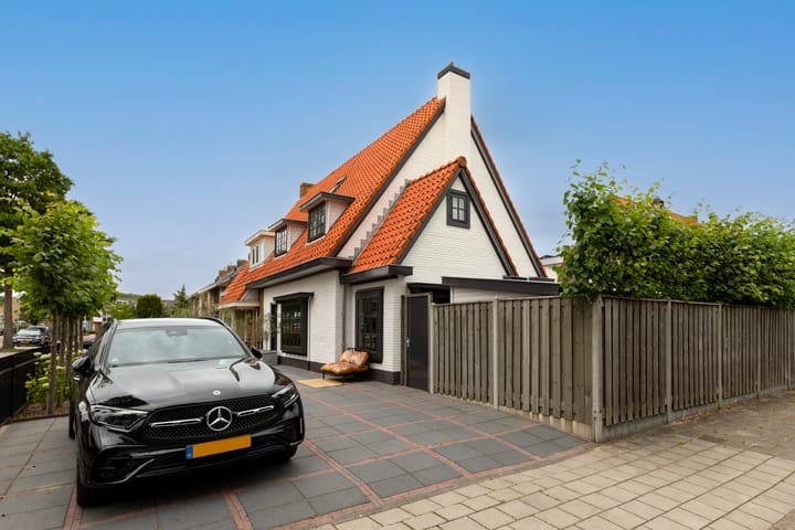 Dennenlaan 198 in Zwanenburg foto
