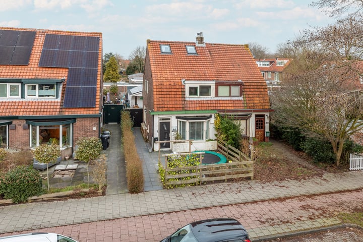 Dennenlaan 208 in Zwanenburg foto