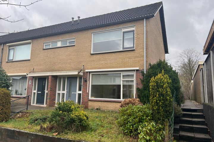 Dennenlaan 4 in Rijssen foto