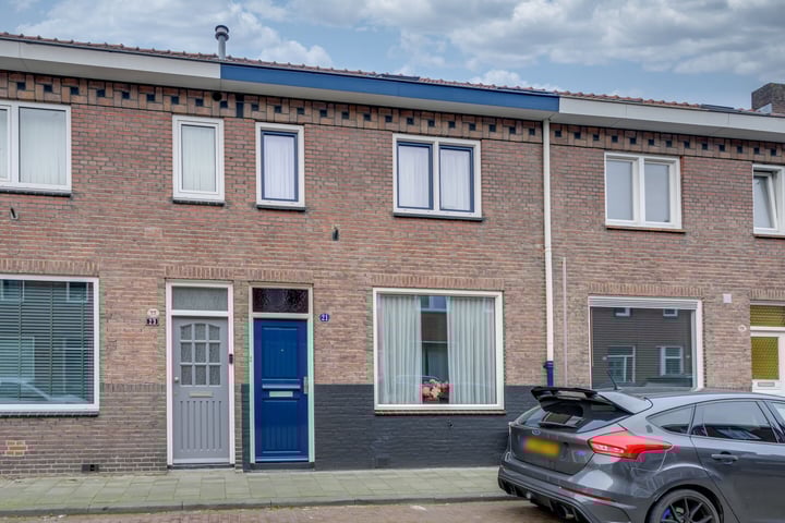 Dennenstraat 21 in Tilburg foto