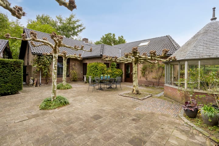 Dennenweg 5 in Berghem foto