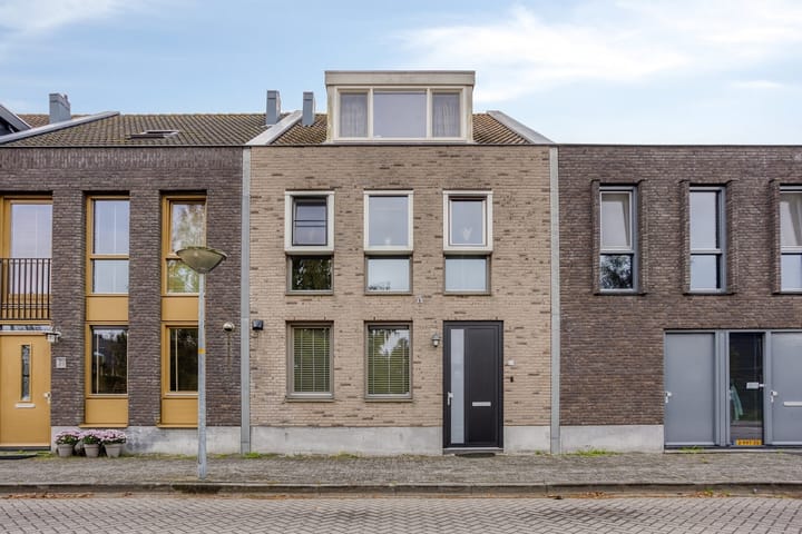 Diadeemstraat 53 in Almere