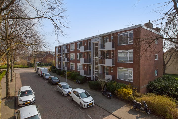 Diepenbrocklaan 18 in Leiden foto