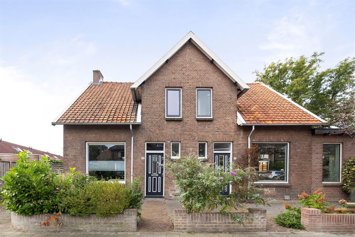 Diepenveenseweg 39 in Deventer foto