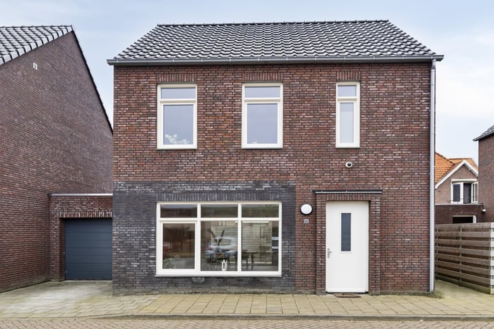 Diepstraat 2b in Wernhout foto