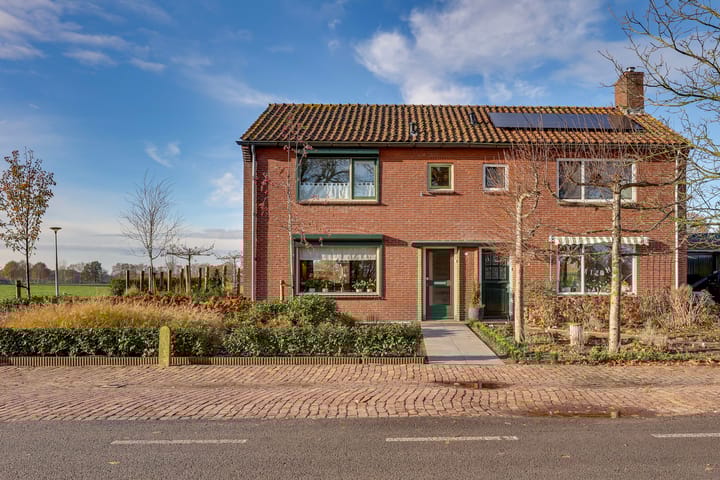 Dijkerhoekseweg 16 in Holten foto