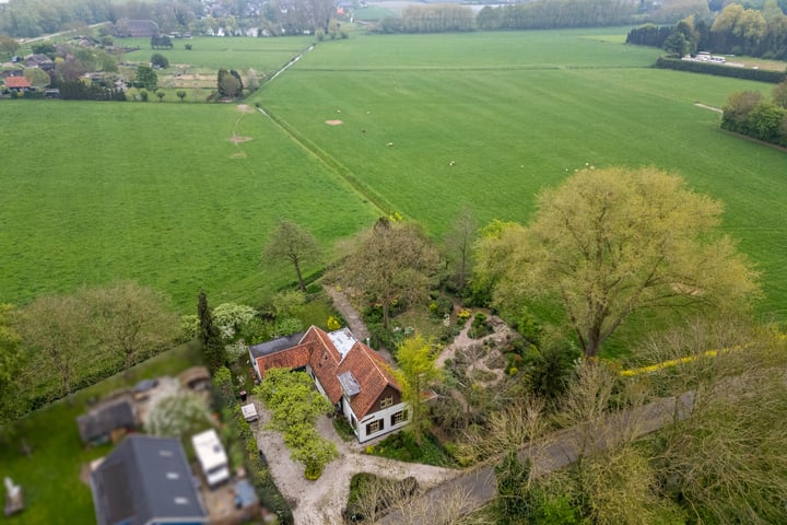 Dijkje 6 in Rijswijk (NB) foto
