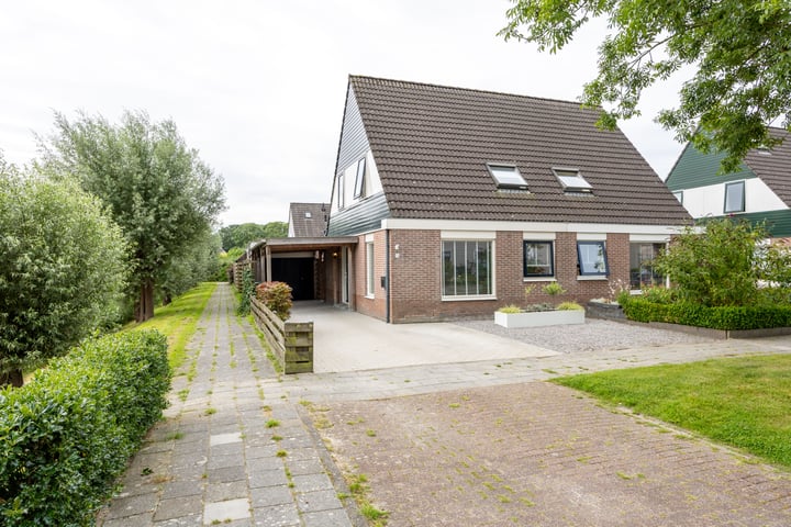 Dijkrechter 14 in Winsum foto