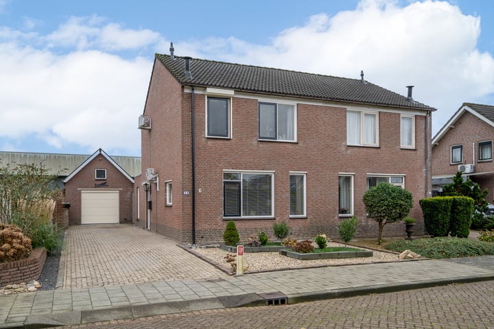 Dijkschrijversland 10 in Gameren foto