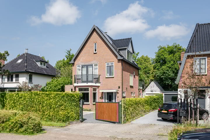 Dijkzichtlaan 3 in Santpoort-Noord