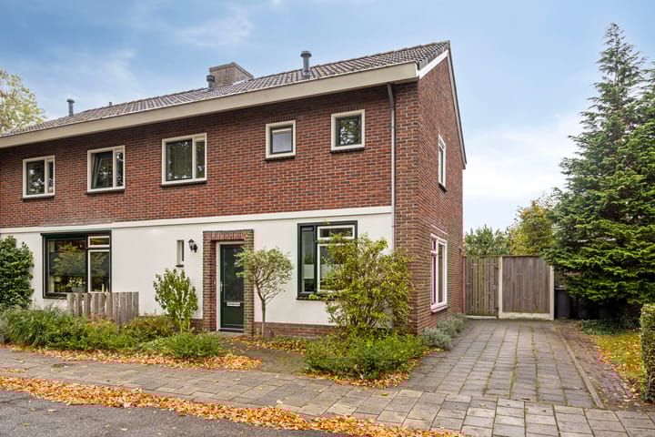 Dikkerslaan 14 in Borne